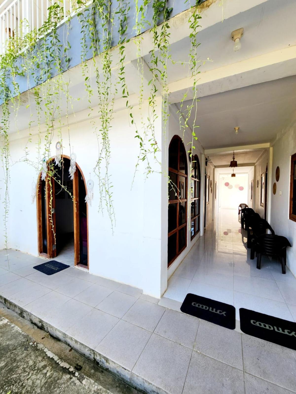 D'Flora Homestay 纳闽巴霍 外观 照片