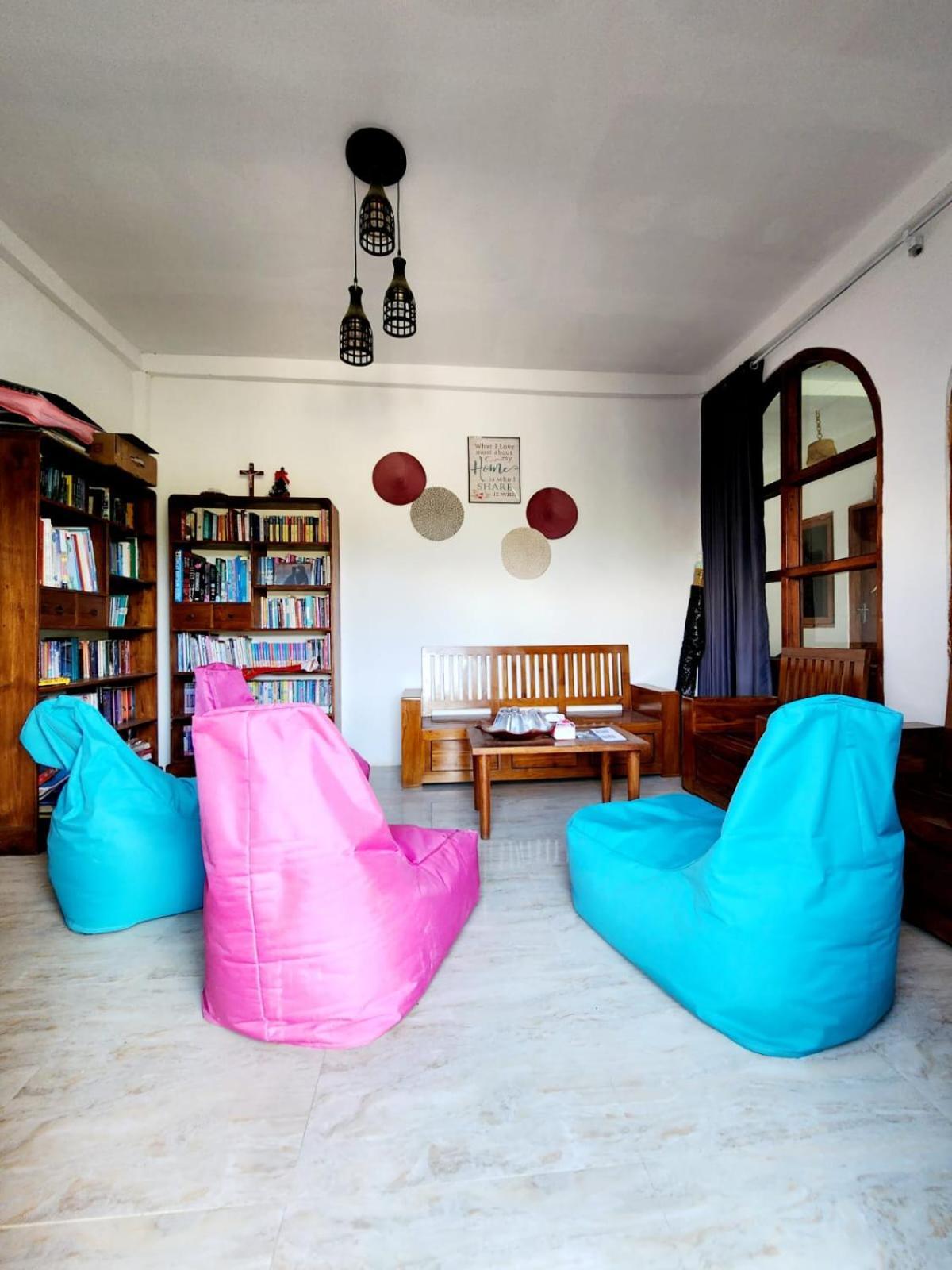 D'Flora Homestay 纳闽巴霍 外观 照片