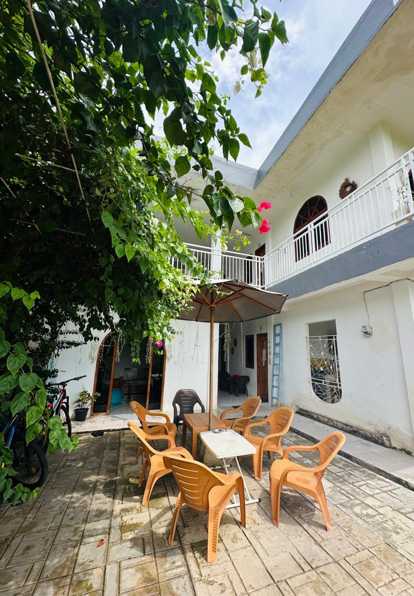 D'Flora Homestay 纳闽巴霍 外观 照片