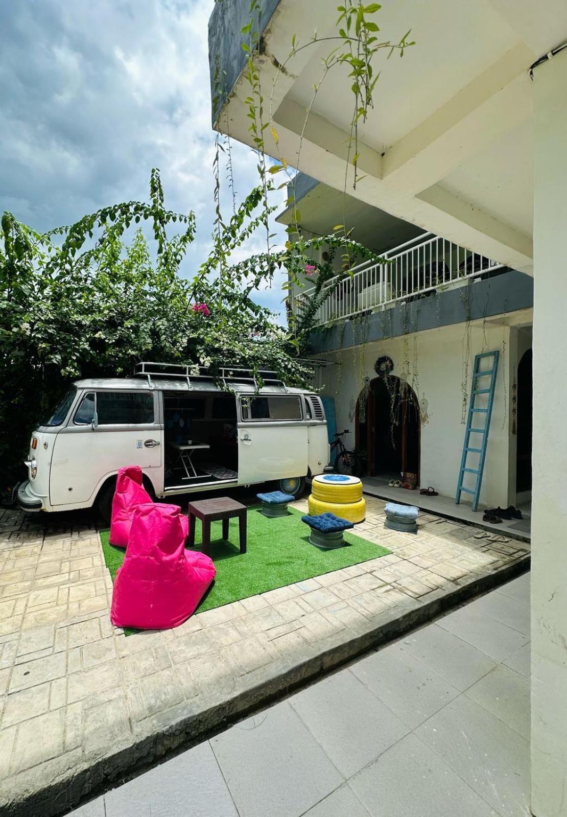 D'Flora Homestay 纳闽巴霍 外观 照片