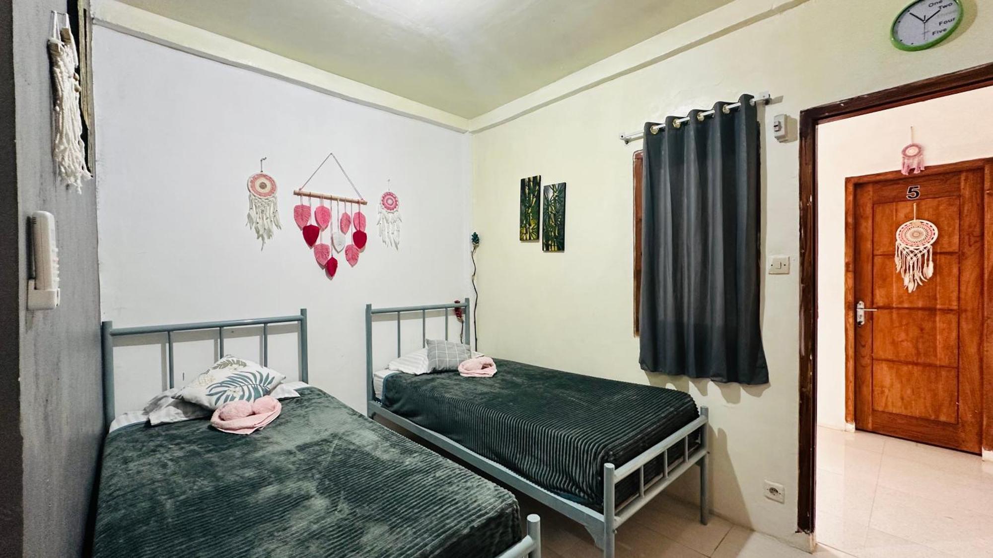 D'Flora Homestay 纳闽巴霍 外观 照片